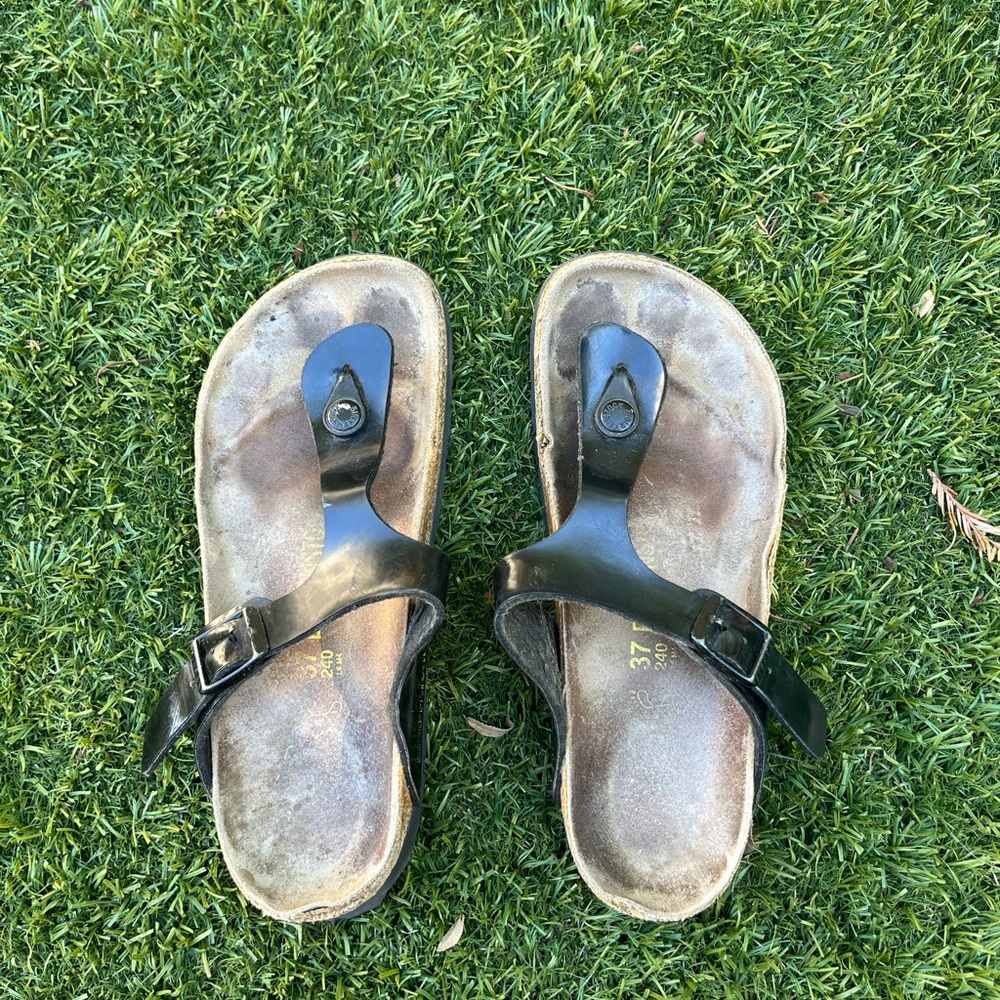 Birkenstock Gizeh Patent Leather Sandals
